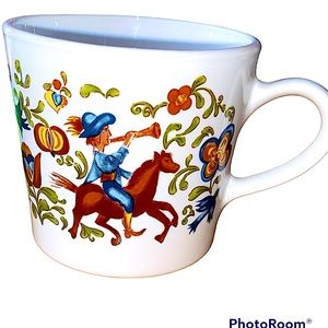 Corning Vintage Tea Cup Ultra Rare Discontinued pattern - Troubadour 1960’s